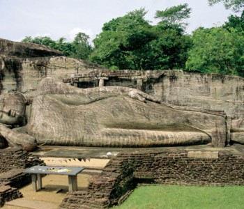 polonnaruwa-ruins-02.jpg