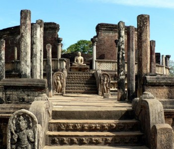 polonnaruwa-ruins-03.jpg