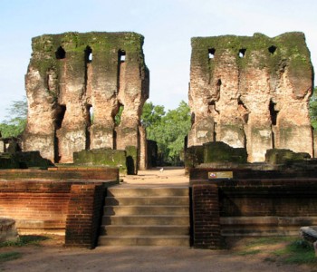 polonnaruwa-ruins.jpg