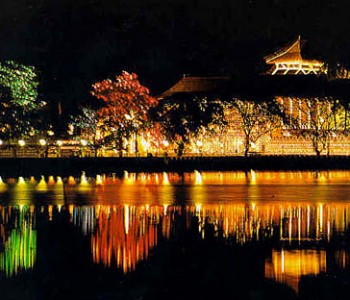 night-view-kandy-dalada-maligawa.jpg