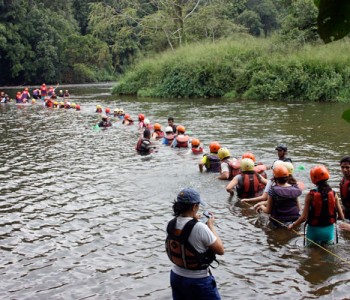 kithulgala-river-crossing.jpg